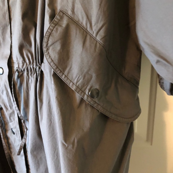 DNKY Khaki Gray Women’s Light Weight Hooded Jacket in Size Small - Picture 5 of 7